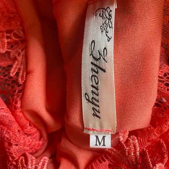 Lacey Coral Gown Medium - Picture 3 of 4